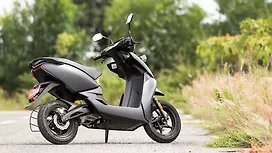 Ather 450S Right Rear Three Quarter