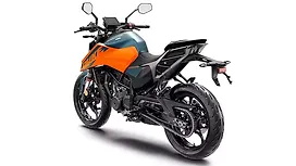KTM 125 Duke [2024] Right Side View Image BikeWale