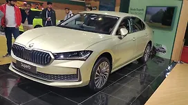 Skoda New Superb in elegant profile highlighting luxury sedan styling Skoda New Superb showcasing premium sedan presence