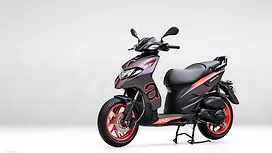 Aprilia SR 175 Left Front Three Quarter