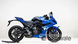 Suzuki GSX-8R Right Side View