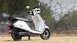 Kinetic DX Right Rear Three Quarter