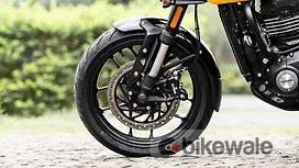 Triumph Thruxton 400 Right Side View