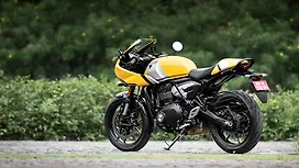 Triumph Thruxton 400 Left Rear Three Quarter