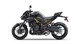 Kawasaki Z900 Left Side View