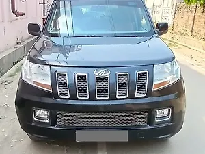 Mahindra TUV300 T8