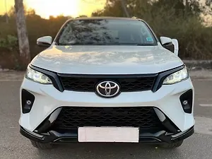 Toyota Fortuner 4X2 2WD Diesel Turbo Automatic Dual Tone