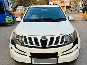 Mahindra XUV500 W10