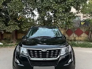 Mahindra XUV500 W11 AT