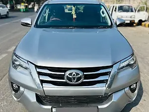 Toyota Fortuner 2.8 4x4 AT [2016-2020]