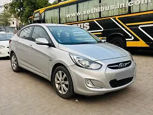 Hyundai Verna Fluidic 1.6 VTVT SX