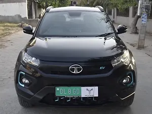 Tata Nexon EV XZ Plus LUX Dark Edition