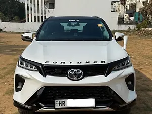 Toyota Fortuner 4X2 2WD Diesel Turbo Automatic Dual Tone
