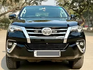 Toyota Fortuner 4x2 AT