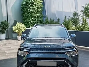 Kia Carens Prestige 1.5 Petrol MT 7 STR