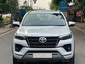 Toyota Fortuner 4x2 AT