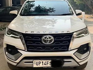Toyota Fortuner 4x2 2WD Petrol 2.7L Automatic