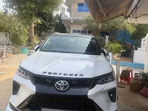 Toyota Fortuner 4x2 AT