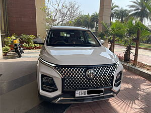 Second Hand MG Hector Plus Sharp Pro 2.0 Turbo Diesel 6 STR in Mohali