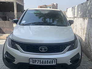 Second Hand टाटा हैक्सा xe 4x2 7 सीटर in कानपुर
