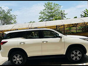 Second Hand Toyota Fortuner 2.8 4x2 MT in Greater Noida