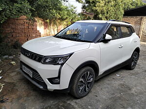 Second Hand Mahindra XUV300 W8 (O) 1.5 Diesel AMT Dual Tone [2021] in Mirzapur