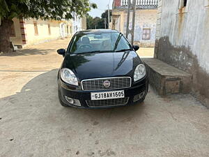 Second Hand Fiat Linea Emotion 1.3 MJD in Ahmedabad