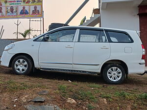 Second Hand Toyota Innova 2.5 G BS III 7 STR in Gwalior