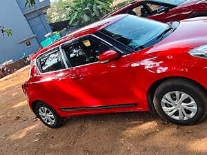 Second Hand Maruti Suzuki Swift VXi AMT in North Goa
