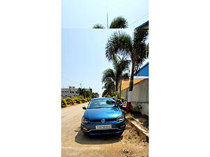 Second Hand Volkswagen Ameo Highline Plus 1.5L AT (D)16 Alloy in Hyderabad