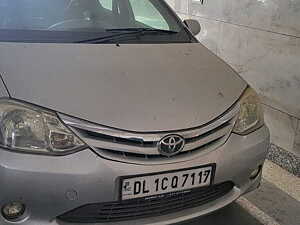 Second Hand Toyota Etios VX in Greater Noida