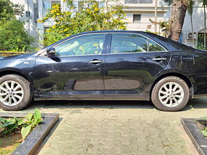 Second Hand Toyota Camry 2.5L AT in Kolkata