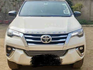 Second Hand Toyota Fortuner 2.8 4x4 AT [2016-2020] in Agra