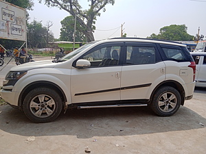 Second Hand Mahindra XUV500 W8 in Deoria