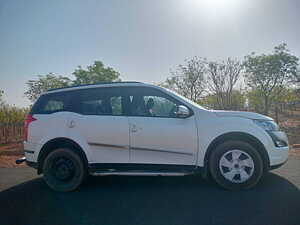 Second Hand Mahindra XUV500 W6 in Damoh