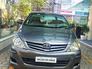 Second Hand Toyota Innova 2.5 GX 8 STR in Pune