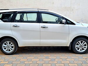 Second Hand Toyota Innova Crysta 2.4 ZX 7 STR [2016-2020] in Nanded