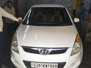 Second Hand Hyundai i20 Magna 1.4 CRDI in Ahmedabad