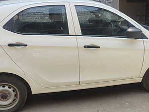 Second Hand Tata Tiago XE in Indore