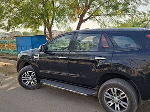 Second Hand Ford Endeavour Titanium 3.2 4x4 AT in Bikaner