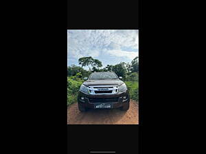 Second Hand Isuzu D-Max V-Cross 4x4 in Pune