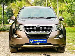 Second Hand महिंद्रा XUV500 w11 (o) ऑटोमैटिक in अहमदाबाद