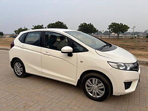 Second Hand Honda Jazz SV Petrol in Ahmedabad