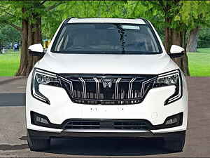 Second Hand महिंद्रा xuv700 AX7 लग्ज़री पैक डीज़ल एटी 7 सीटर in दिल्ली