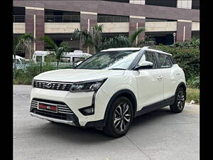 Second Hand Mahindra XUV300 W8 (O) 1.5 Diesel [2020] in Noida