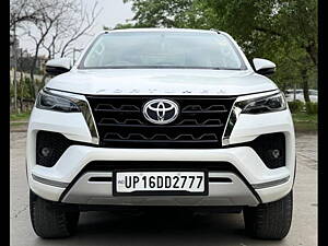 Second Hand Toyota Fortuner 4X2 AT 2.8 Diesel in Delhi