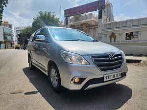 Second Hand टोयोटा इनोवा 2.5 v 7 str in बैंगलोर