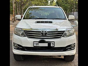 Second Hand Toyota Fortuner 2.5 Sportivo 4x2 MT in Delhi