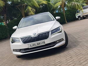 Second Hand Skoda Superb L&K TDI AT in Surat