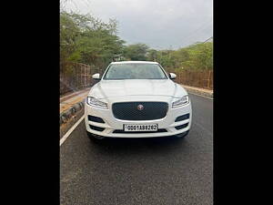 Second Hand Jaguar F-Pace Prestige in Delhi